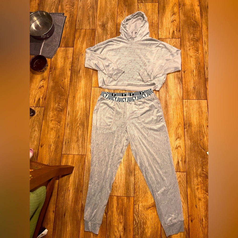 Grey juicy couture sweatsuit/sleepwear- Womens size L
